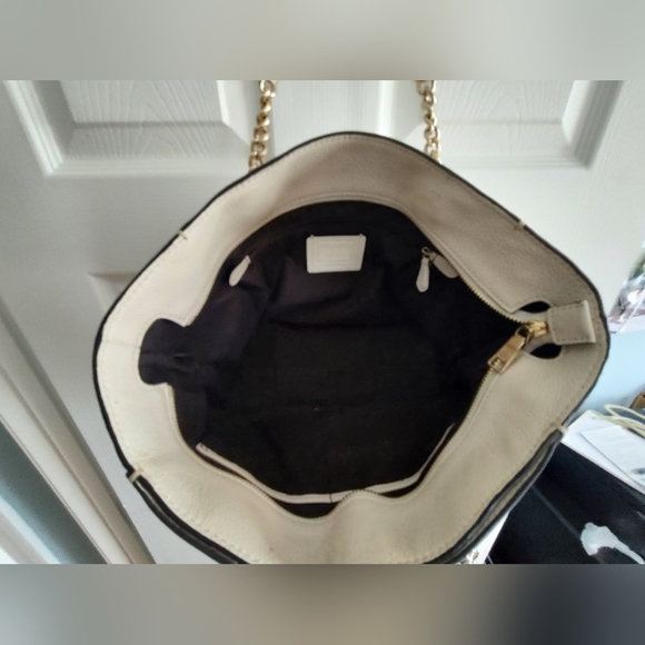 💫HOST PICK💫 COACH Handbag with Silky Storage Cover and gold accents - Picture 5 of 8